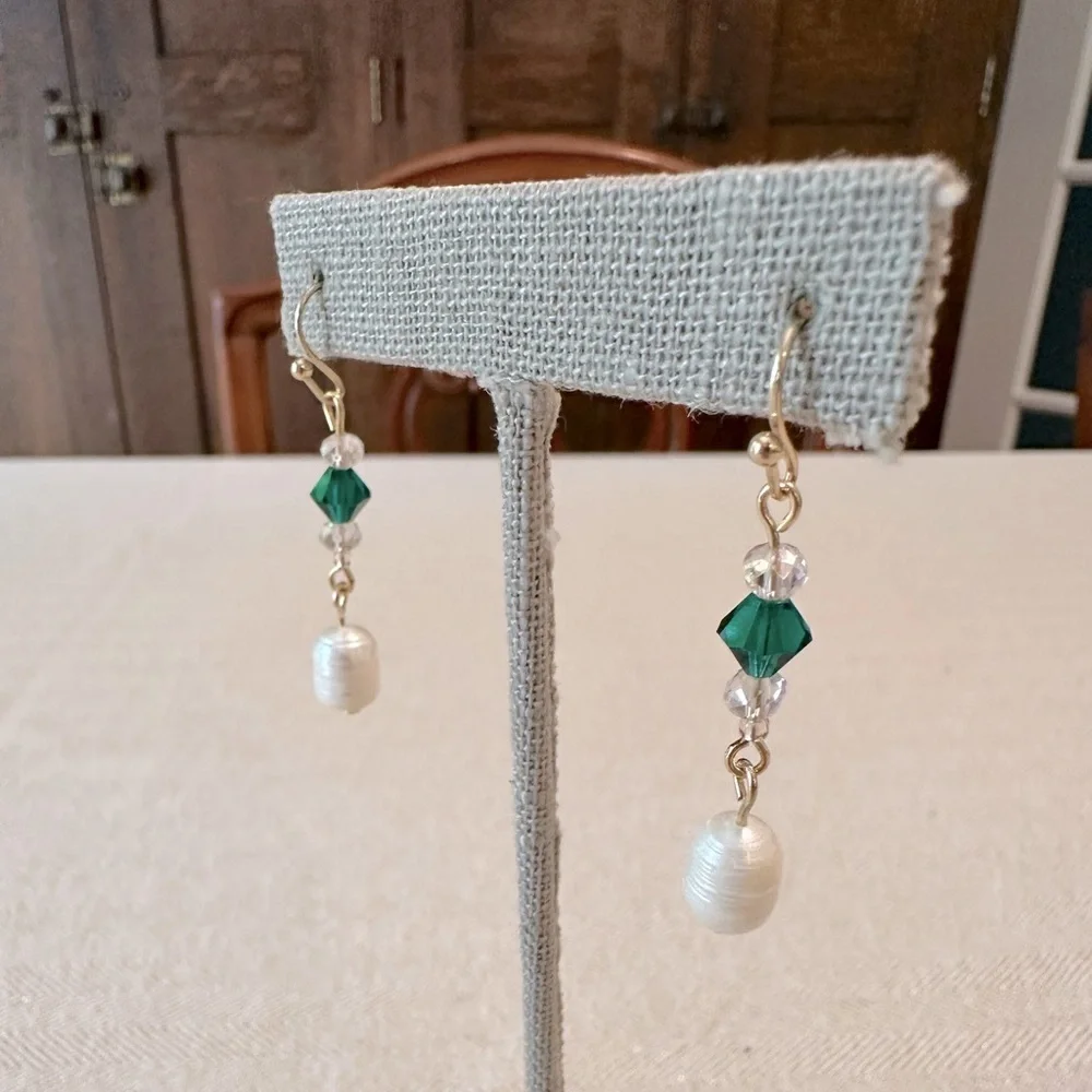 Handmade Pink & Green Crystal Freshwater Pearl Dainty Dangle Earrings Gold Tone - Picture 3 of 8